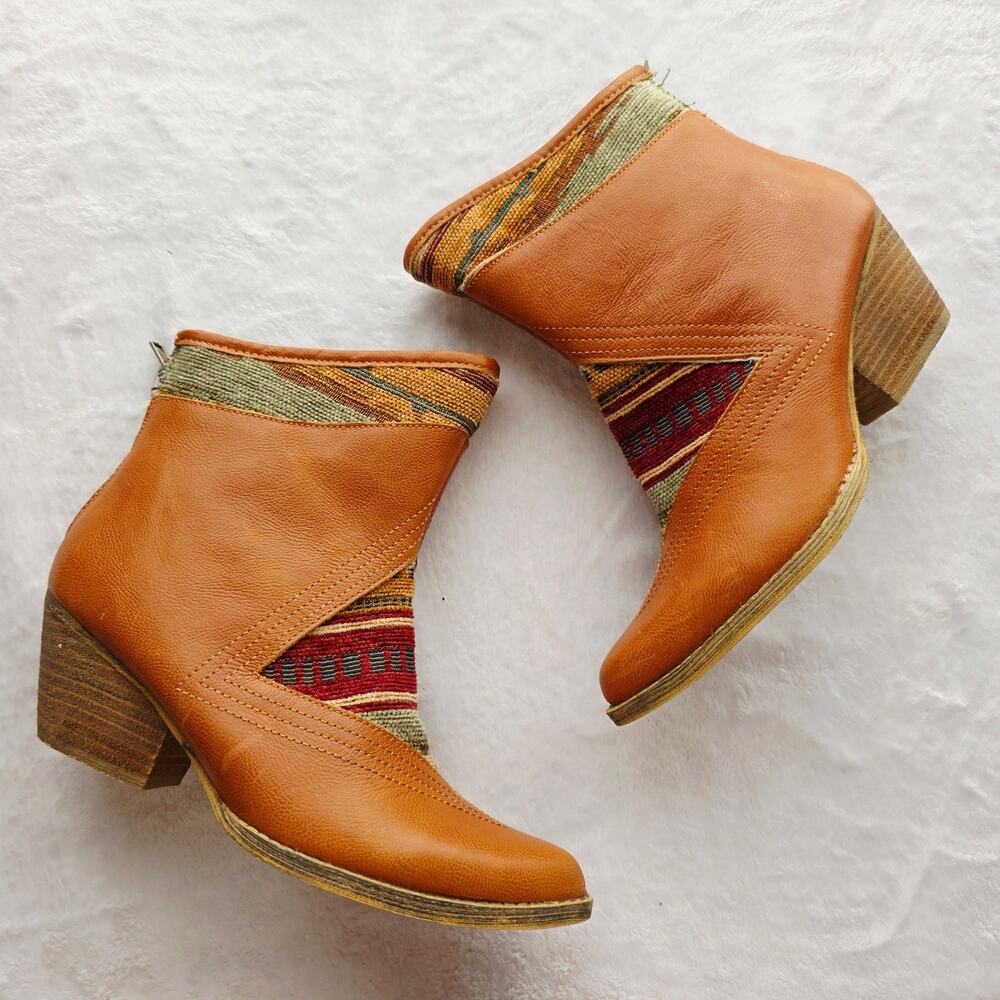 Sbicca Ankle Boots 7 Tan Leather Embroidered Tribal Boho Western Festival Desert - Picture 2 of 13